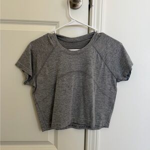 Lululemon cropped short sleeve shirt size 10